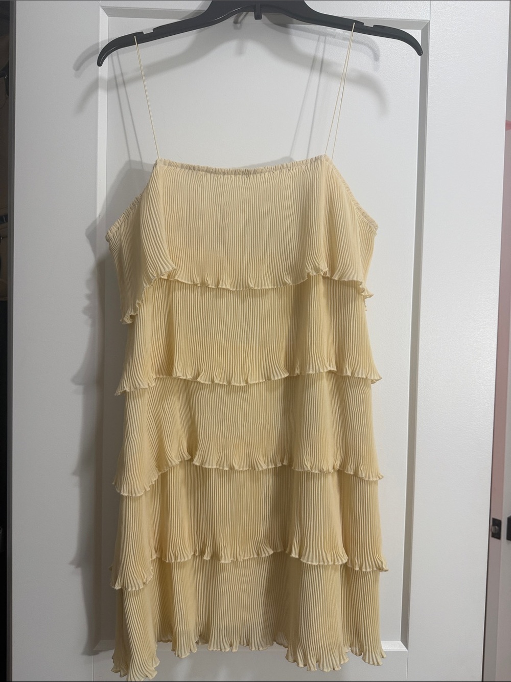 Butter yellow tiered mini dress - Picture 2 of 4